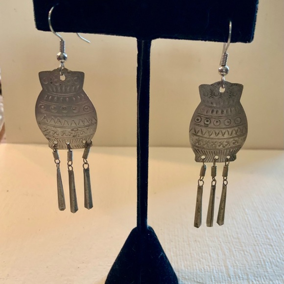 Silver earrings/Thailand - Picture 2 of 5